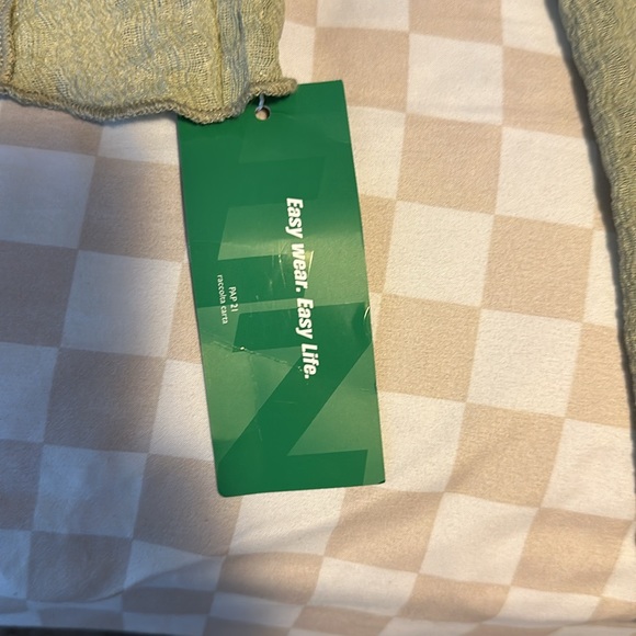 Green SHEIN one shoulder long sleeve crop top - Picture 2 of 5